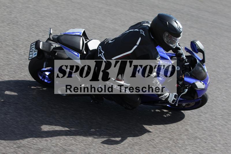 Archiv-2022/64 19.09.2022.09 Plüss Moto Sport Yamaha Fun Day ADR/Einsteiger/testbike